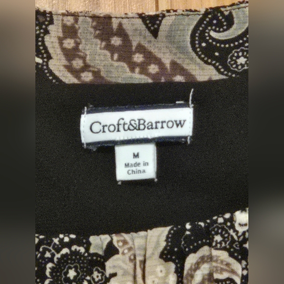 NWOT Croft & Barrow Blouse with V-Neck - Picture 6 of 9